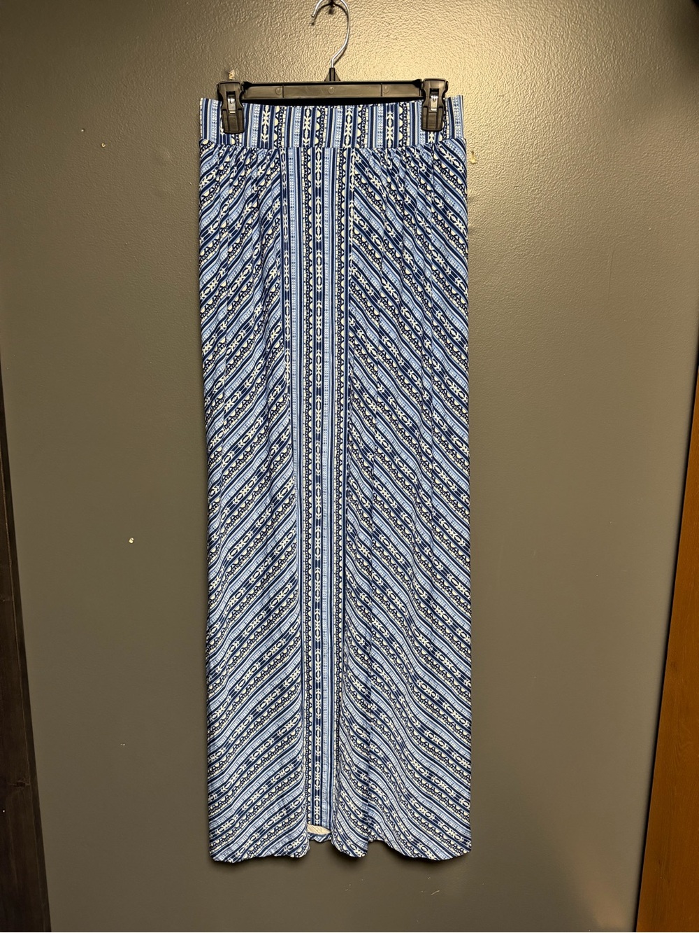 Blue Rain NWT Blue White Geometric Chevron Maxi Skirt Small